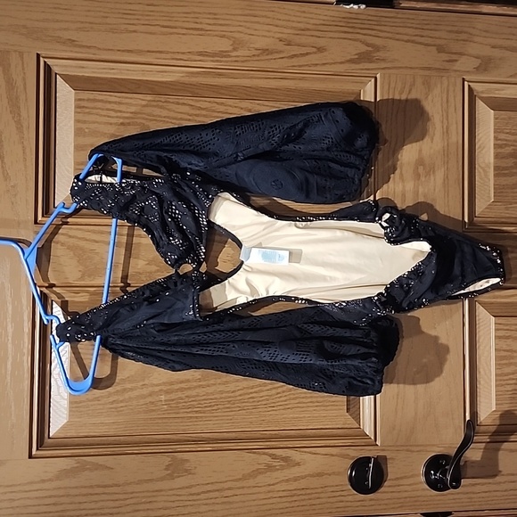 Sports Illustrated detachable sleeve one piece/monokini from Venus size M - Picture 2 of 9